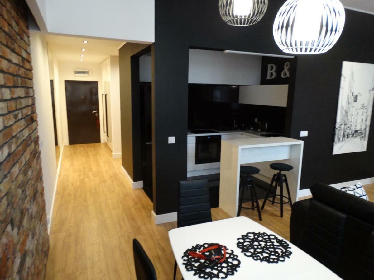 Black&White Apartment- Wierzbowa 5 Poznaň Exteriér fotografie